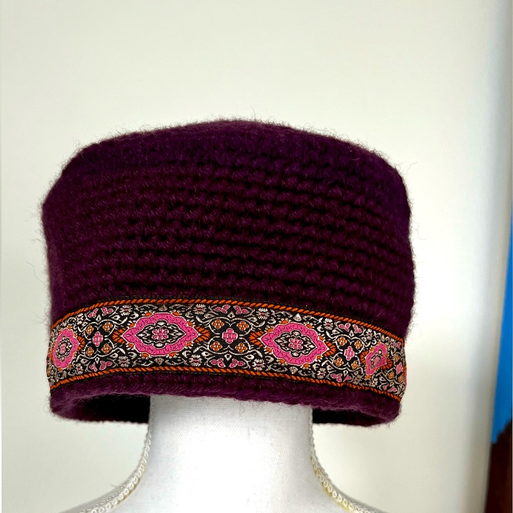 Fashionable Exclusive Handmade Hat only one. Wool 100%